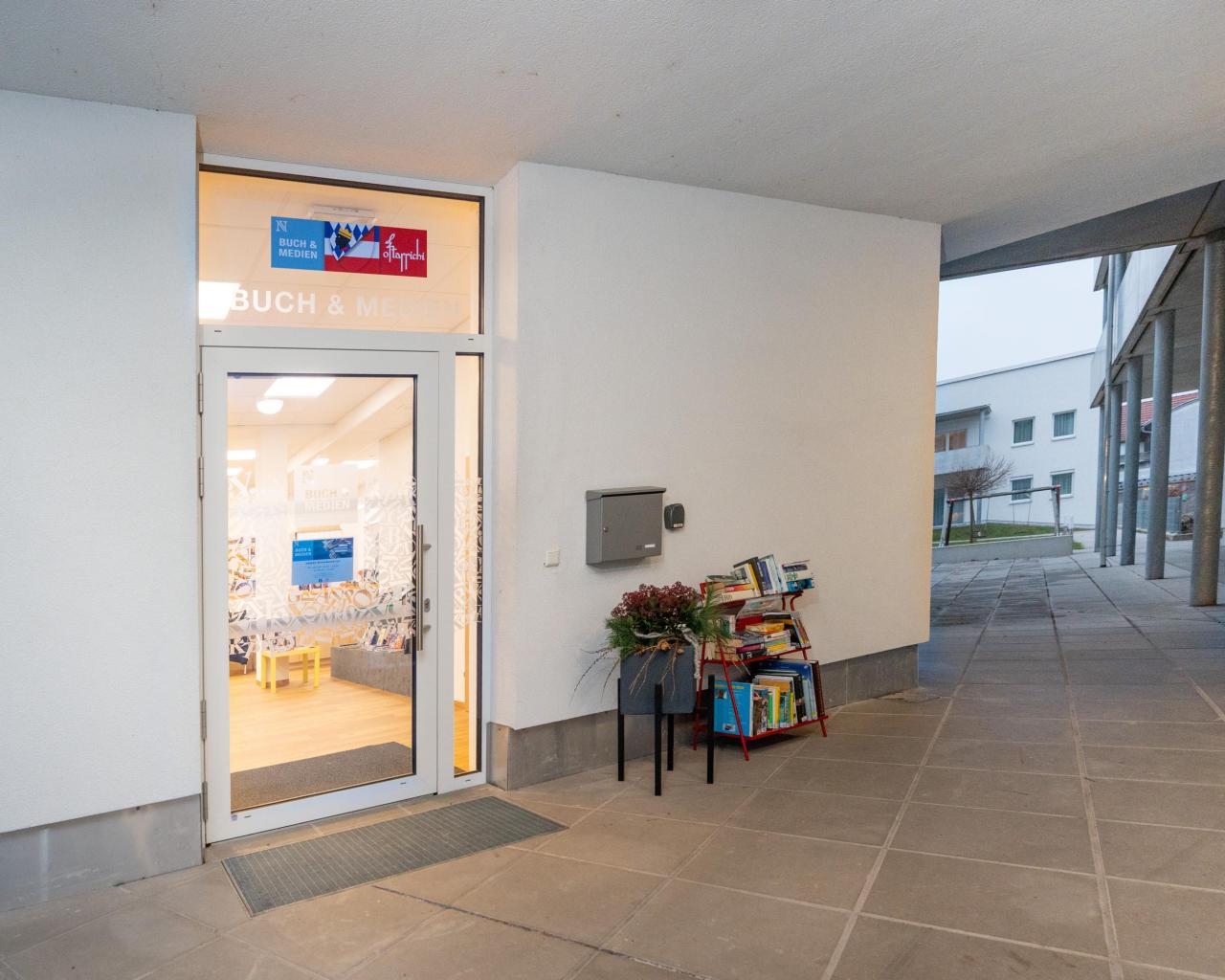 Eingang Bibliothek